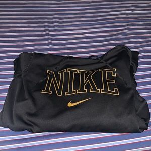 NIKE therma fit hoodie